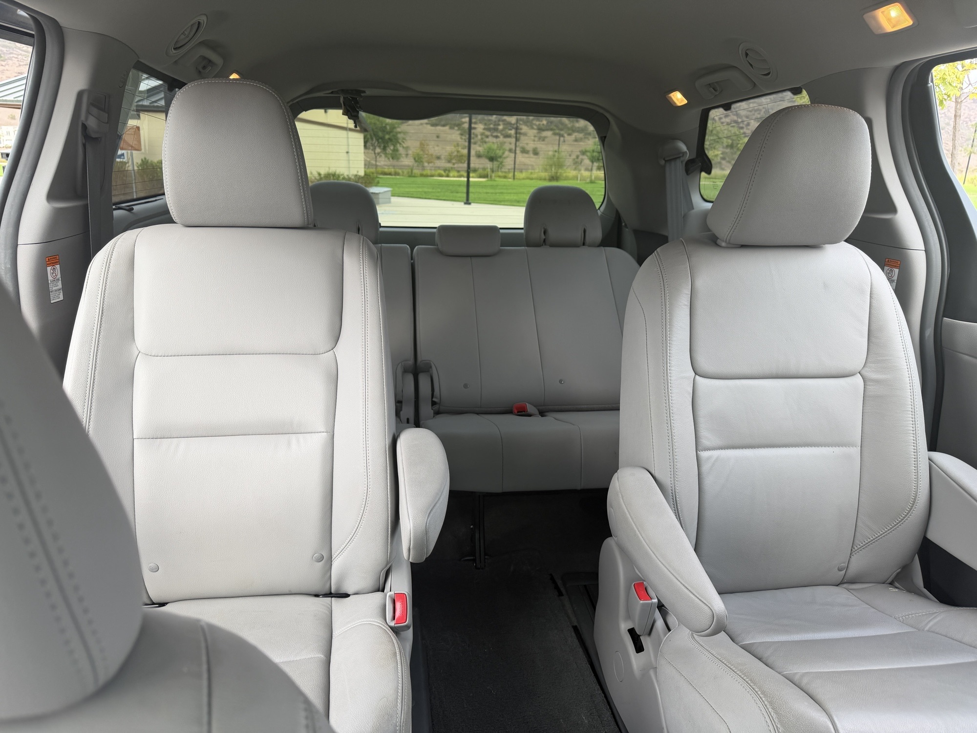 Used 2016 Toyota Sienna XLE FWD image 13