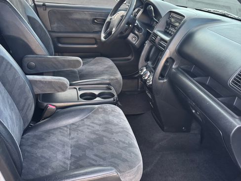 Used 2003 Honda CR-V EX image 10