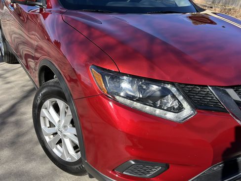 Used 2016 Nissan Rogue SV w/ SV Premium Package image 9