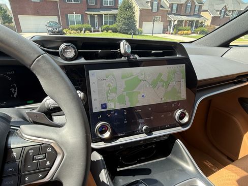 Used 2024 Lexus RZ 300e Premium image 6