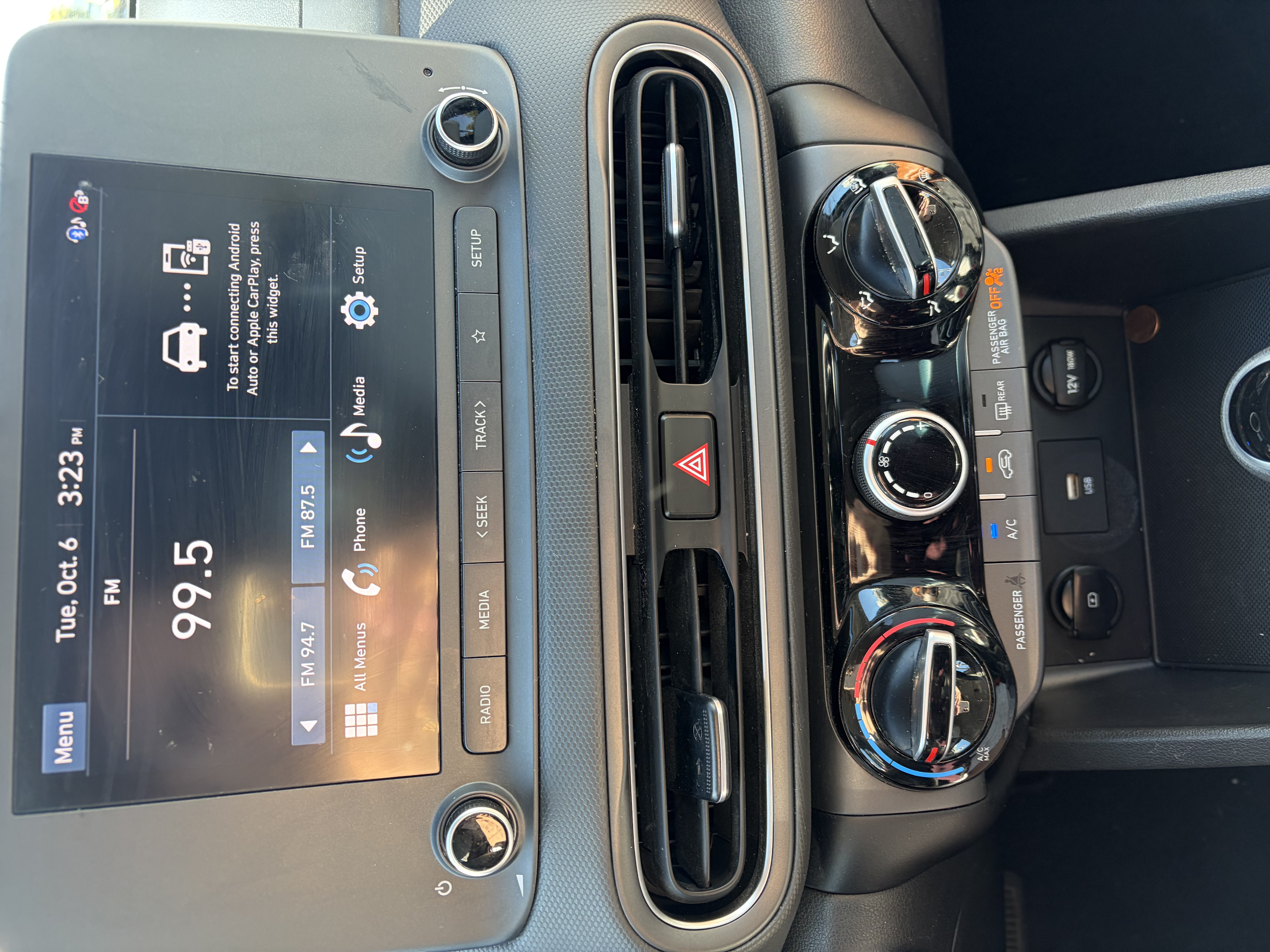 Used 2023 Hyundai Kona SEL w/ Cargo Package FWD image 6