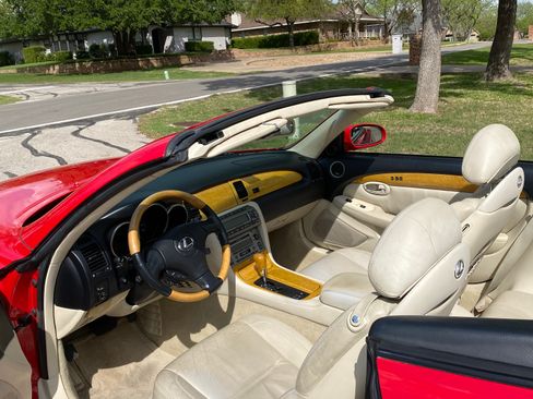 Used 2003 Lexus SC 430 Convertible image 17