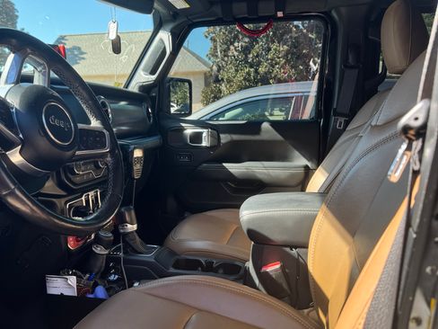Used 2021 Jeep Wrangler Unlimited Rubicon AWD/4WD image 6