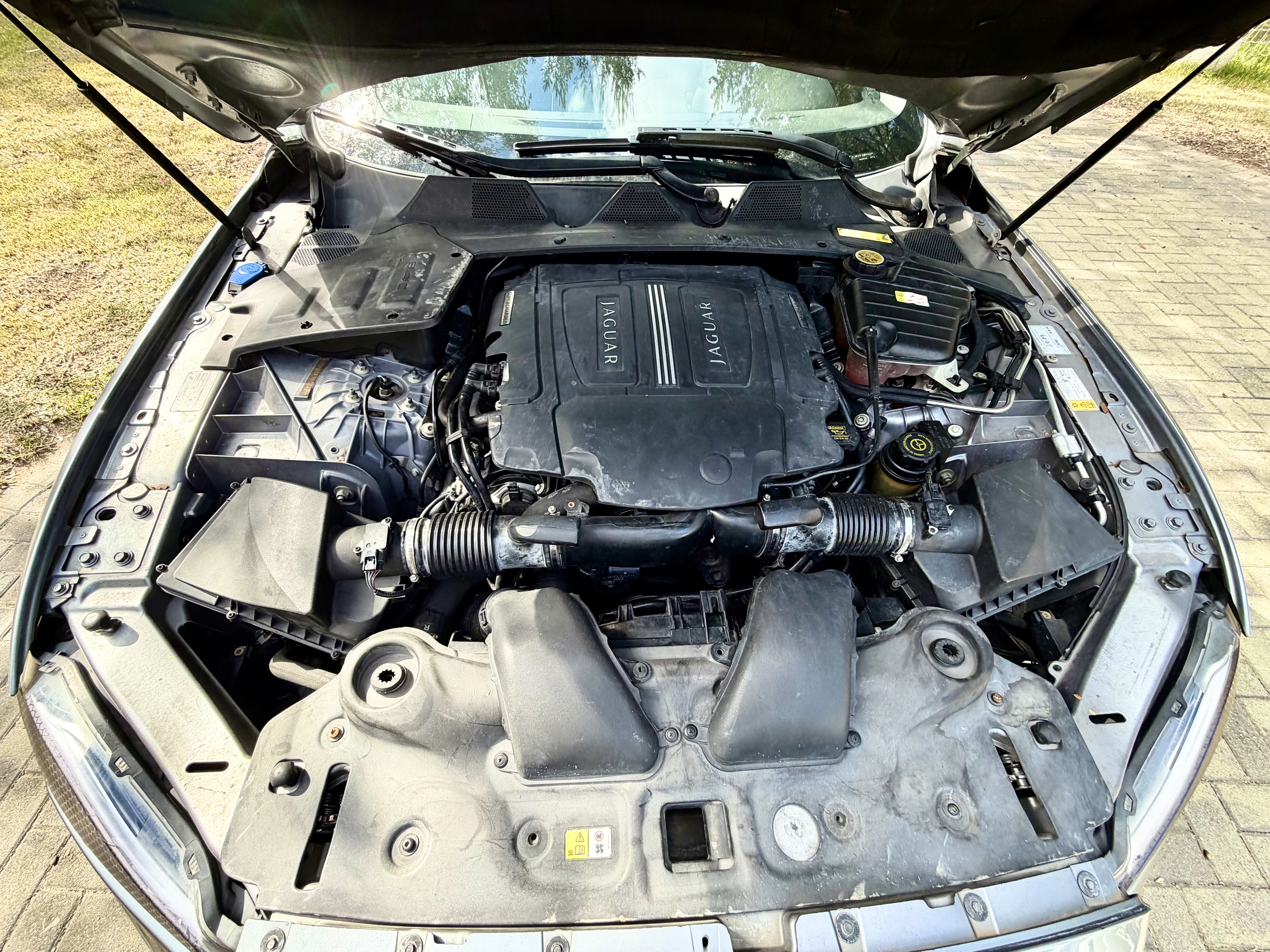 Used 2011 Jaguar XJ L Supercharged RWD image 11