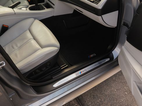 Used 2007 BMW M5 image 9