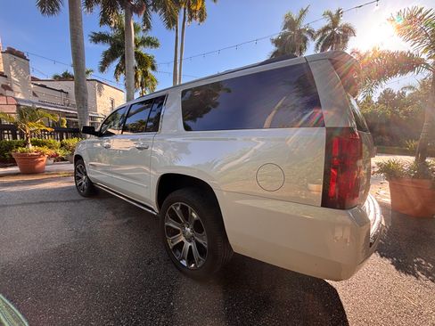 Used 2019 Chevrolet Suburban Premier AWD/4WD image 8