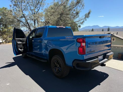 Used 2023 Chevrolet Silverado 1500 Custom Trail Boss w/ LPO, Dark Essentials Package AWD/4WD image 5