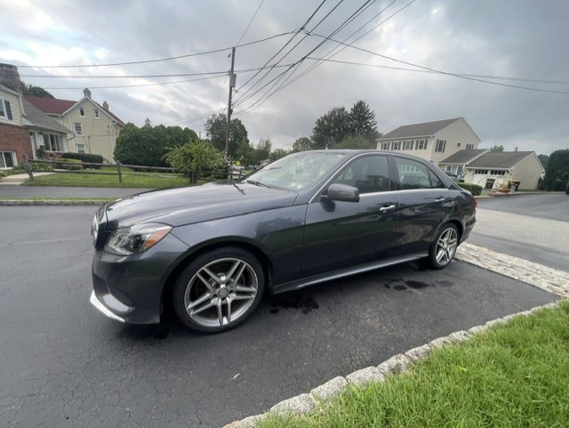 Used 2014 Mercedes-Benz E 350 4MATIC Sedan image 4