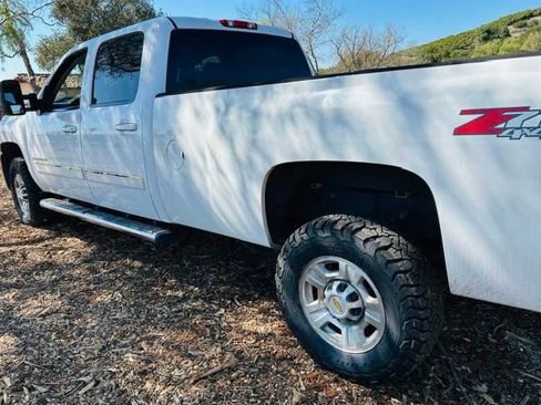 Used 2007 Chevrolet Silverado 2500 LTZ w/ Safety Package AWD/4WD image 8