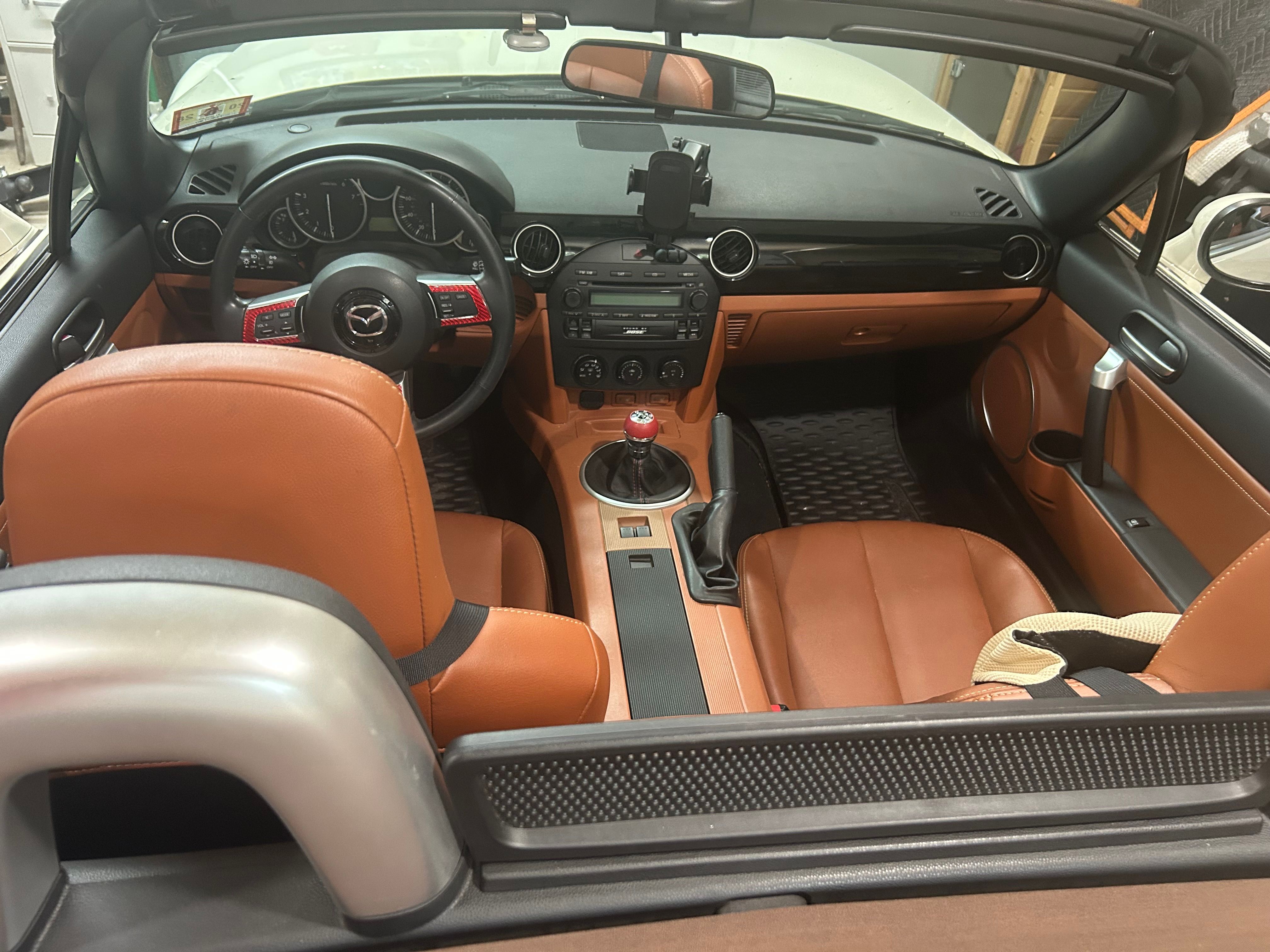 Used 2007 MAZDA MX-5 Miata Grand Touring RWD image 12