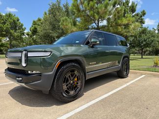 Used 2023 Rivian R1S Adventure AWD/4WD video 1