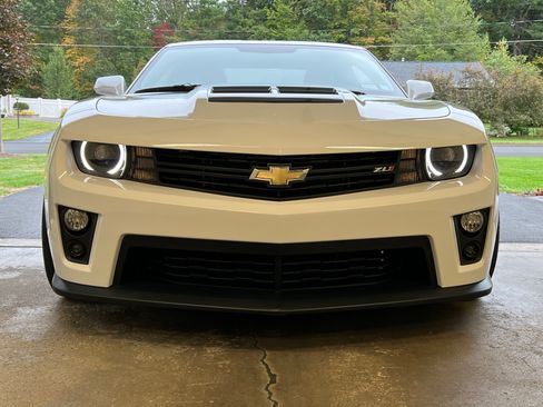 Used 2014 Chevrolet Camaro ZL1 image 1