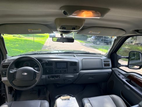 Used 2004 Ford F250 Lariat AWD/4WD image 9