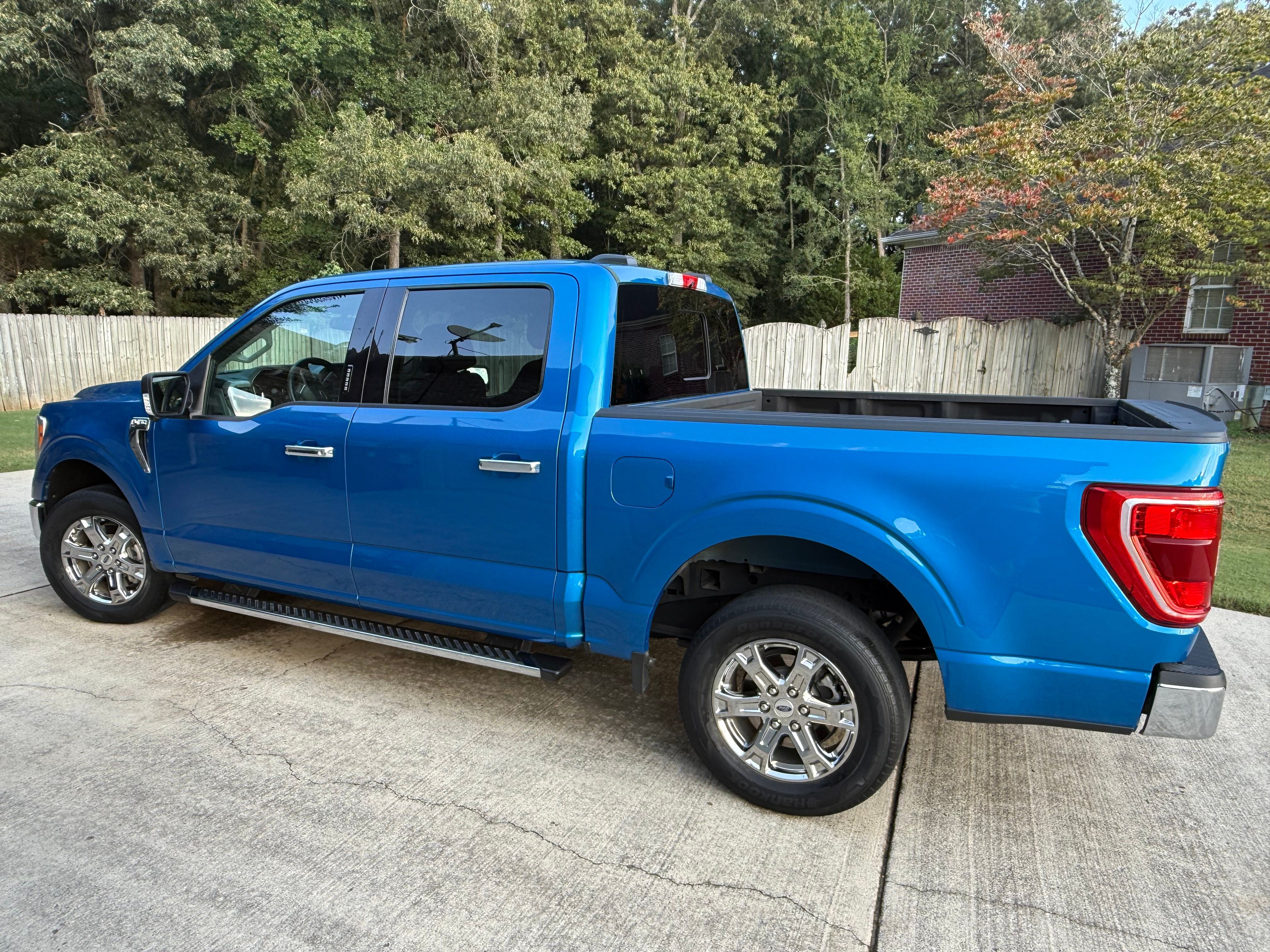 Used 2021 Ford F150 XLT w/ Equipment Group 302A High RWD image 4