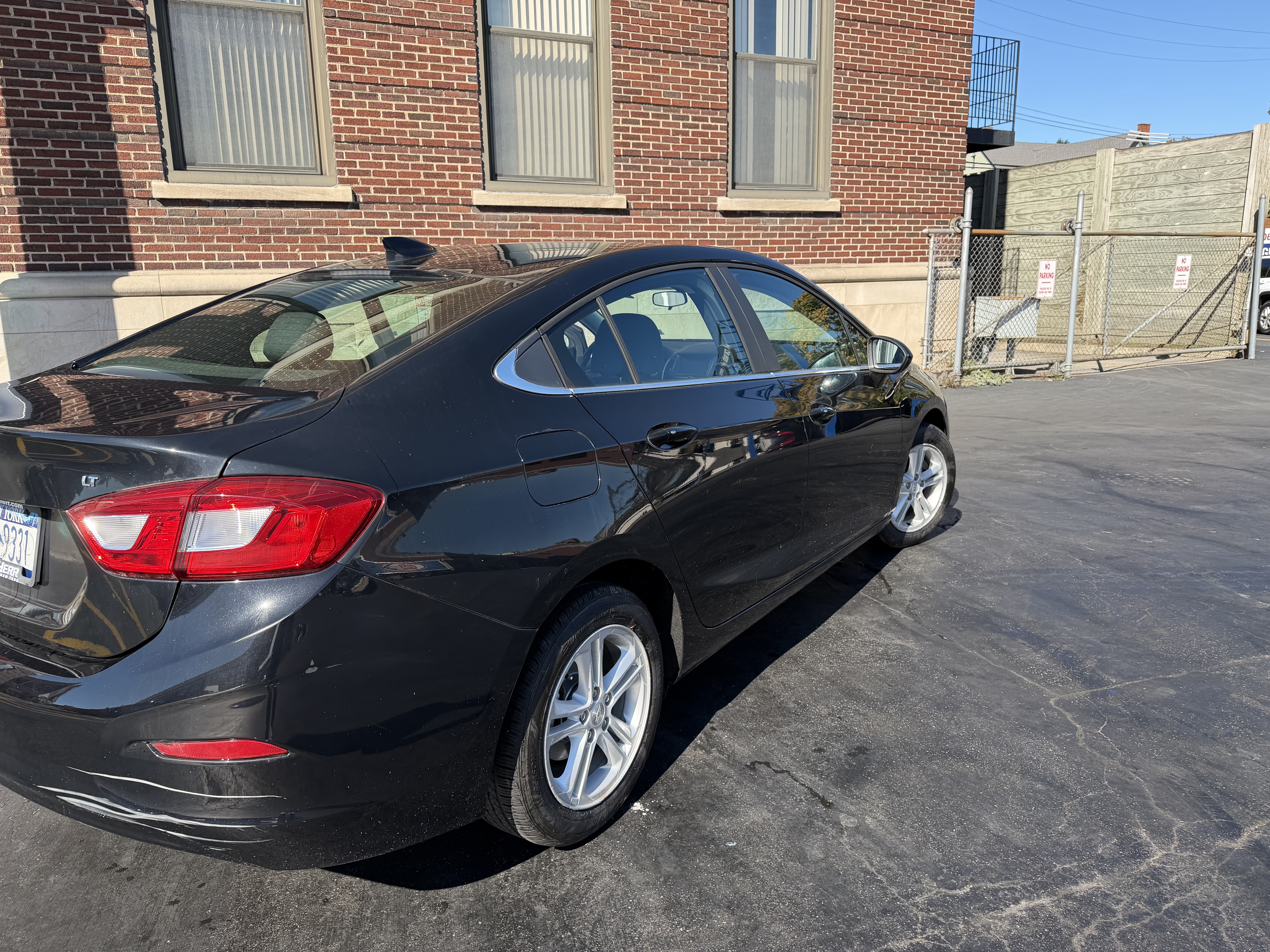 Used 2018 Chevrolet Cruze LT w/ Convenience Package FWD image 9