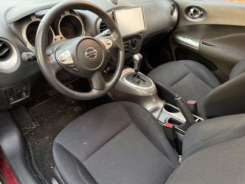 Used 2011 Nissan Juke S image 6