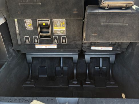 Used 2015 Toyota Sienna SE image 11