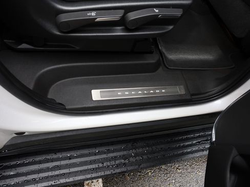 Used 2021 Cadillac Escalade ESV Sport Platinum image 20