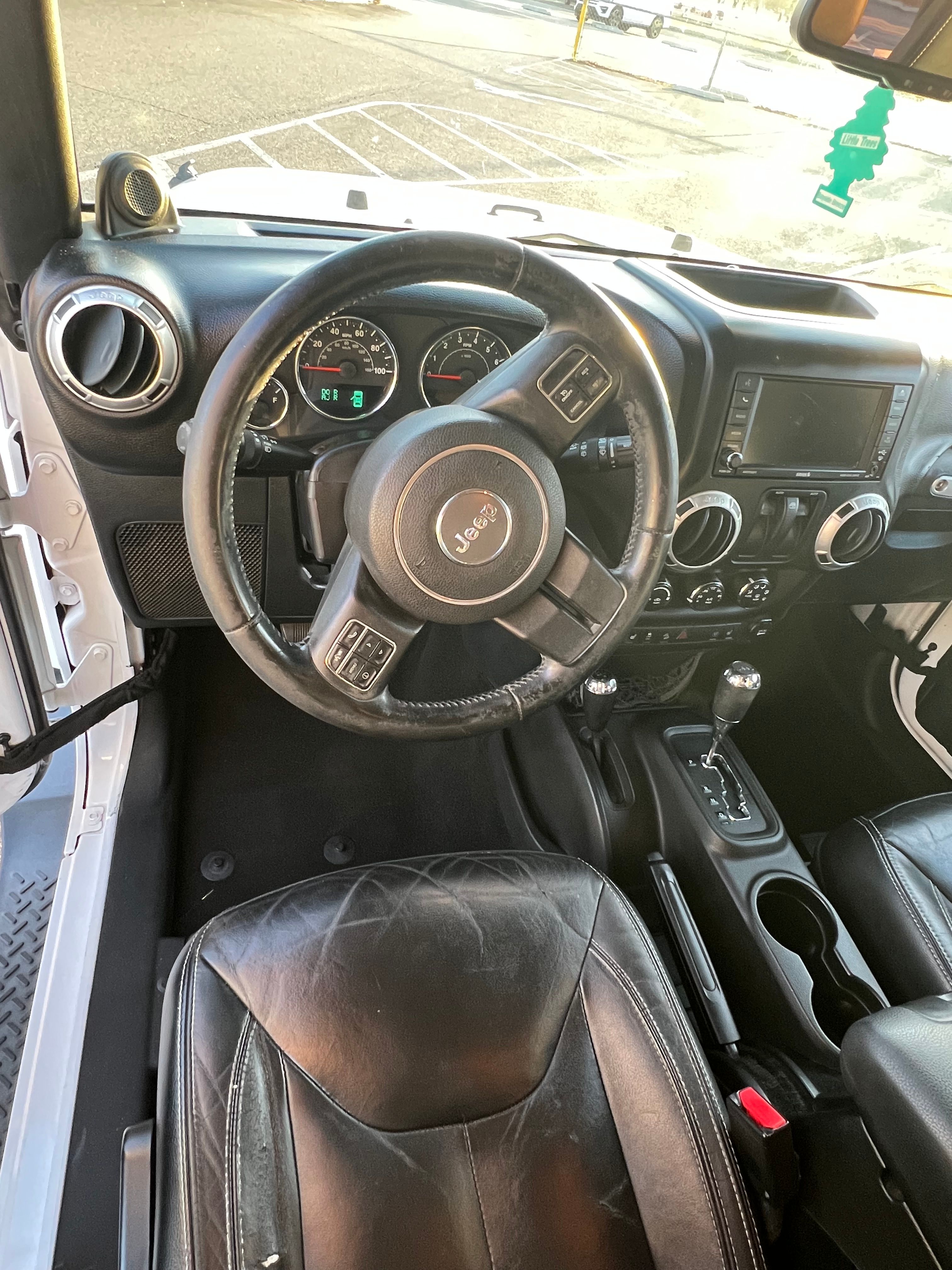 Used 2014 Jeep Wrangler Sahara w/ Connectivity Group AWD/4WD image 12