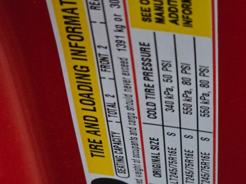 Used 2017 Chevrolet Express 2500 Van 3D image 15