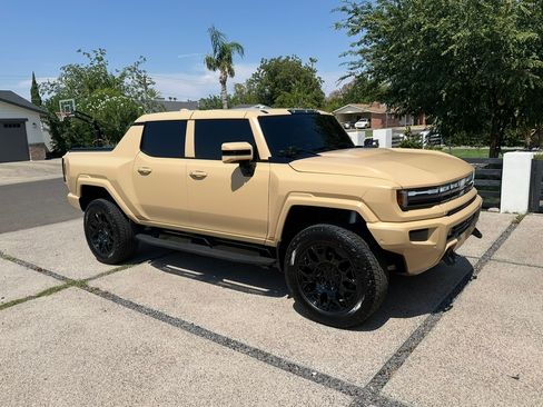 Used 2024 GMC Hummer EV 3X w/ LPO, Illumination Package AWD/4WD image 12