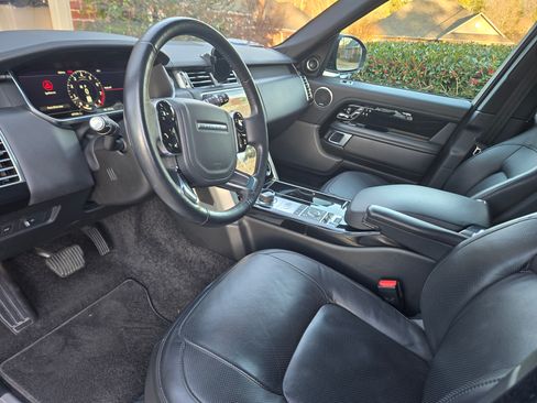Used 2020 Land Rover Range Rover HSE image 10