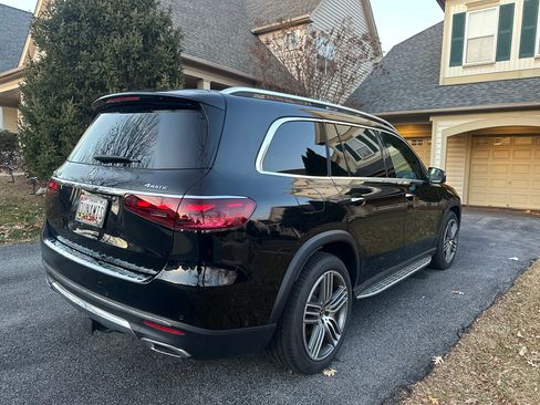 Used 2025 Mercedes-Benz GLS 450 4MATIC image 10