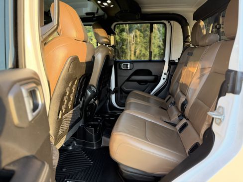 Used 2021 Jeep Gladiator Rubicon image 16