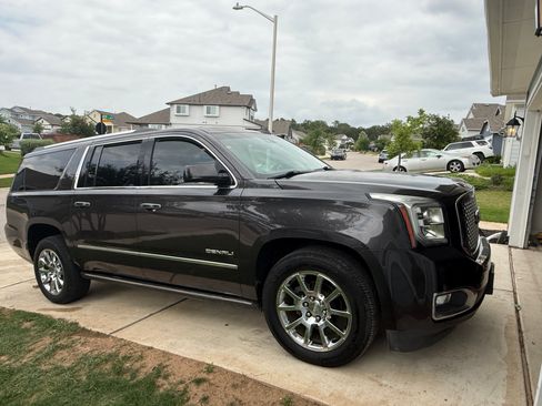Used 2017 GMC Yukon XL Denali w/ Open Road Package RWD image 2