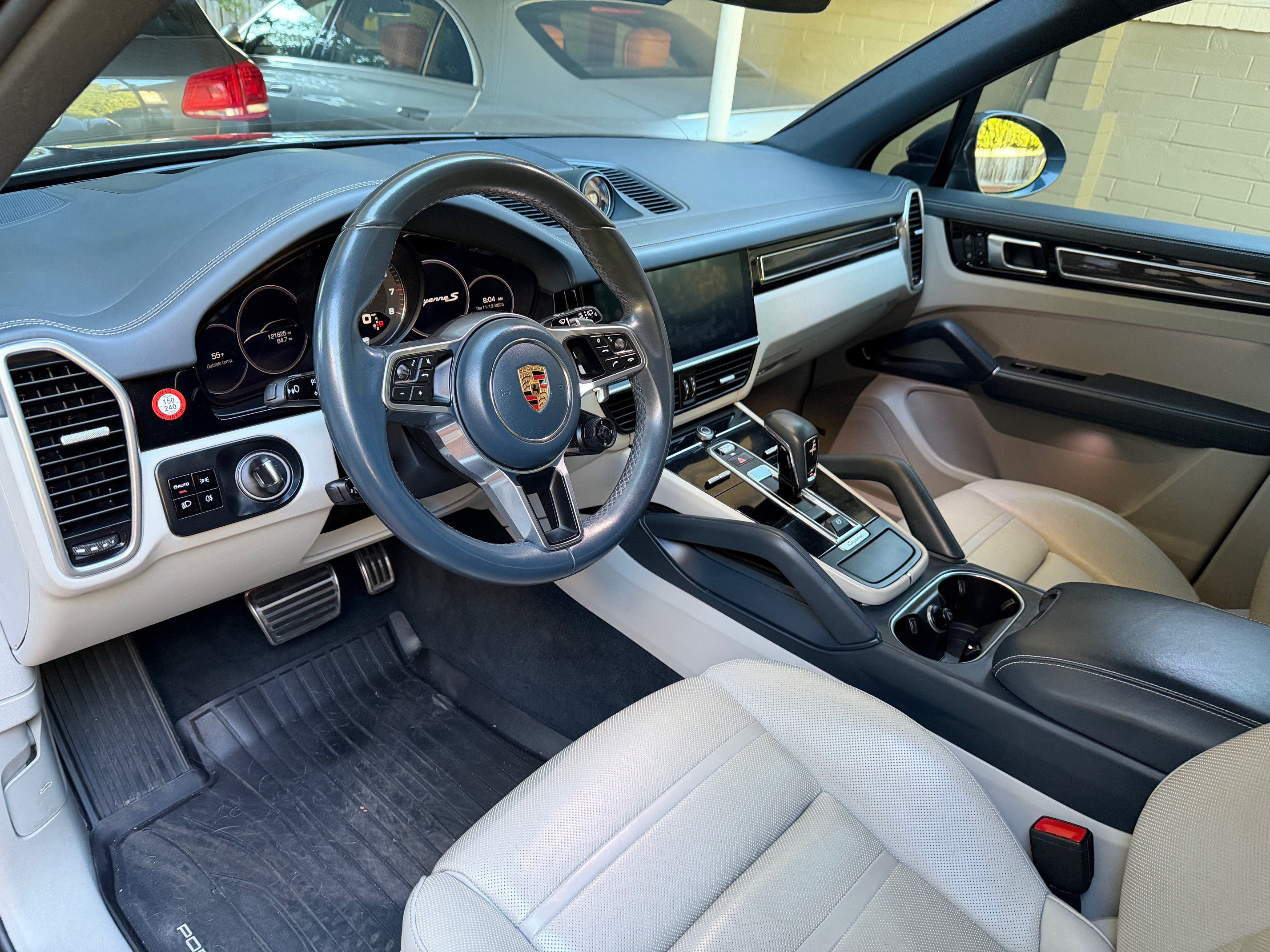 Used 2019 Porsche Cayenne S AWD/4WD image 2