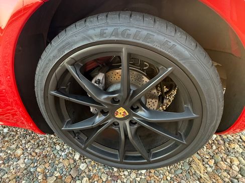 Used 2019 Porsche 718 Boxster RWD image 12