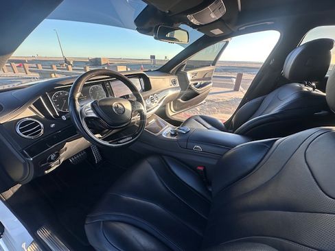 Used 2017 Mercedes-Benz S 550 Sedan image 15