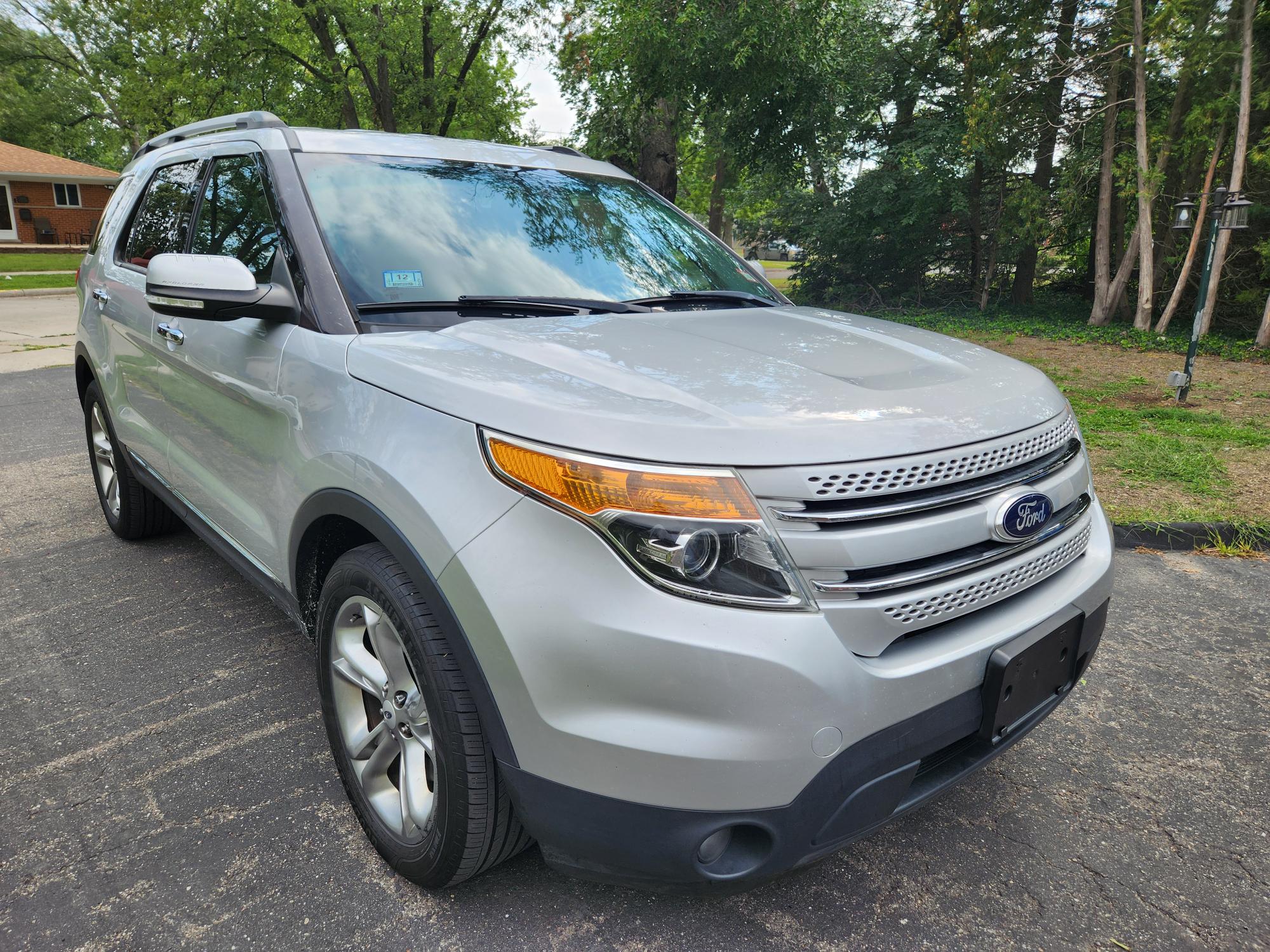 Used 2014 Ford Explorer Limited w/ Equipment Group 301A AWD/4WD image 9