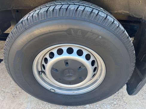 Used 2019 Mercedes-Benz Sprinter 1500 image 15