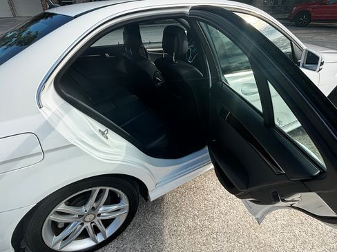 Used 2014 Mercedes-Benz C 250 Sedan image 15