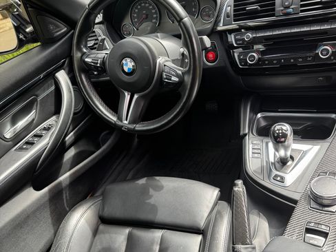 Used 2018 BMW M4 Convertible w/ Competition Package RWD image 13