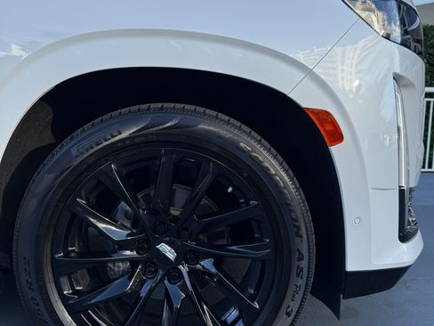 Used 2021 Cadillac Escalade ESV Sport Platinum w/ LPO, ONYX Package image 12