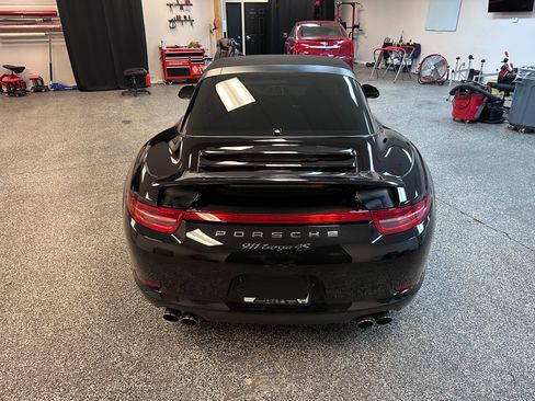 Used 2015 Porsche 911 Targa 4S image 9