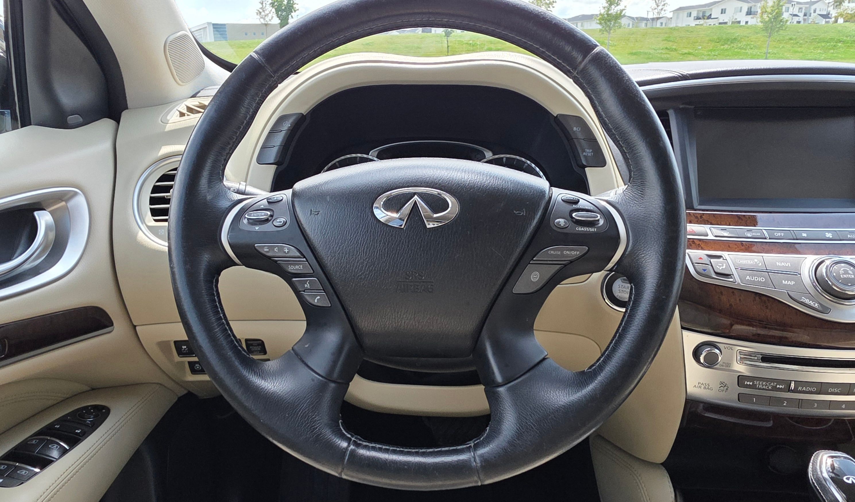 Used 2017 INFINITI QX60 Luxe w/ Deluxe Technology Package AWD/4WD image 14