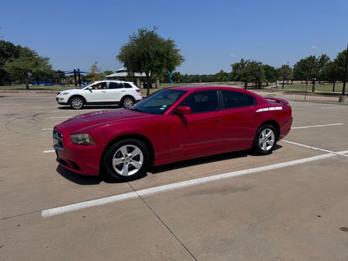 Used 2012 Dodge Charger SE w/ Connectivity Group RWD image 6