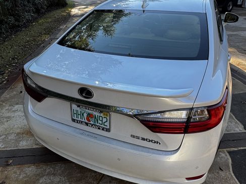 Used 2016 Lexus ES 300h 300h Sedan 4D image 4