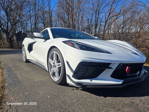 Used 2021 Chevrolet Corvette Stingray Coupe w/ Z51 Performance Package image 8