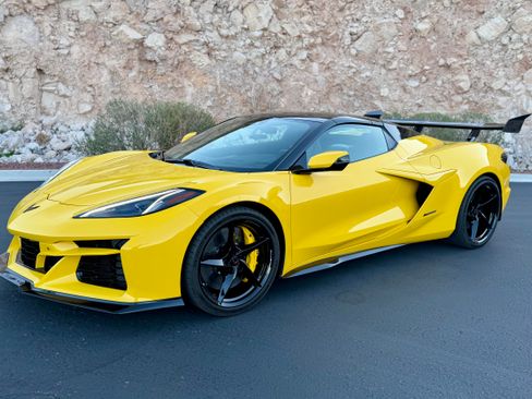 Used 2025 Chevrolet Corvette E-Ray image 5