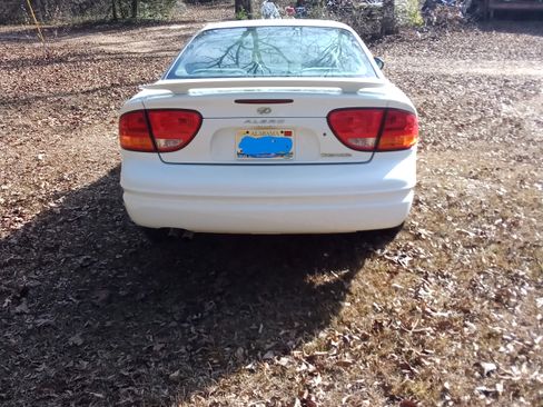 Used 2004 Oldsmobile Alero GL image 5