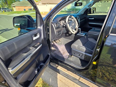 Used 2014 Toyota Tundra SR5 w/ SR5 Upgrade Package RWD image 6