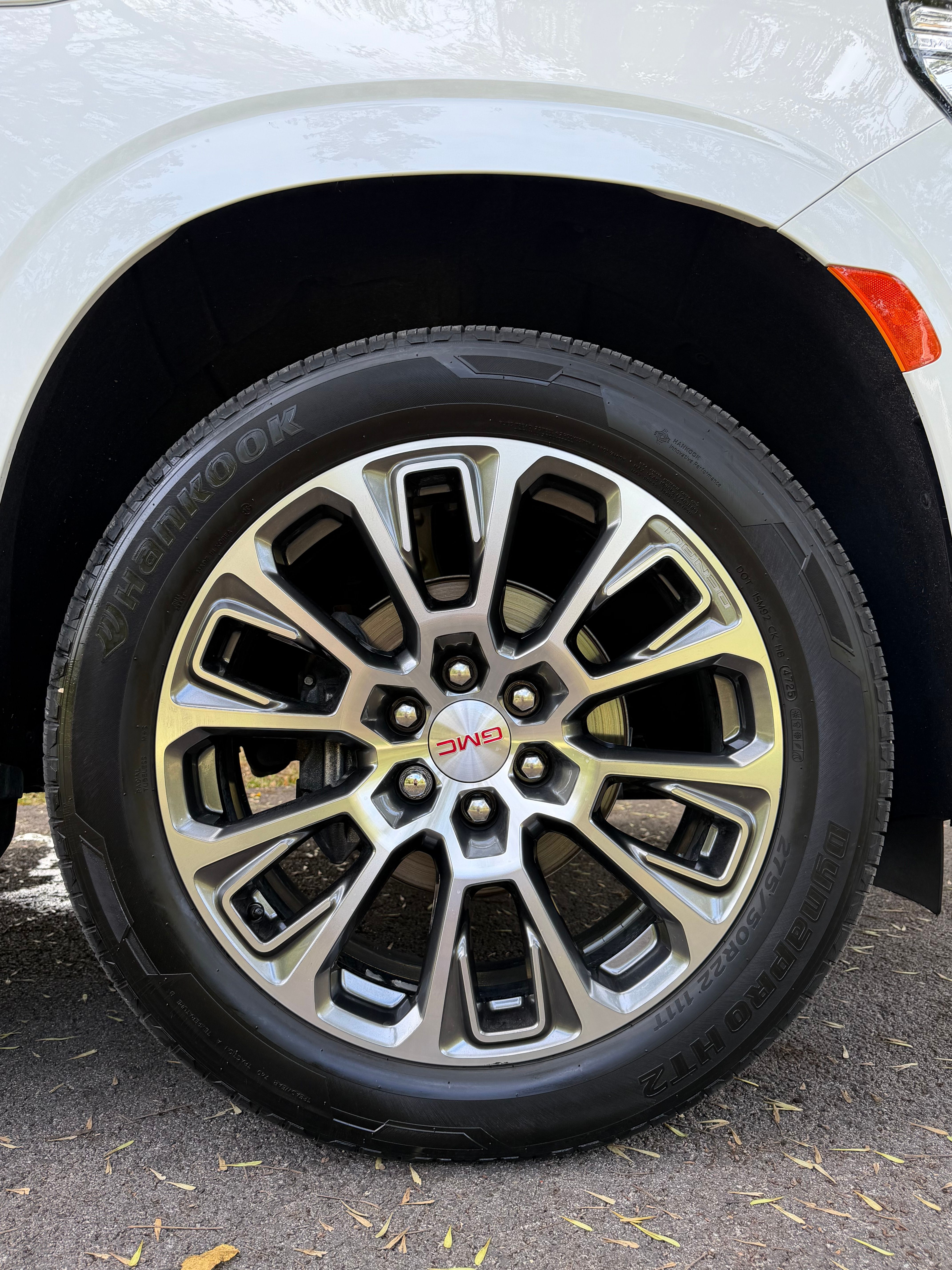 Used 2023 GMC Yukon Denali AWD/4WD image 14