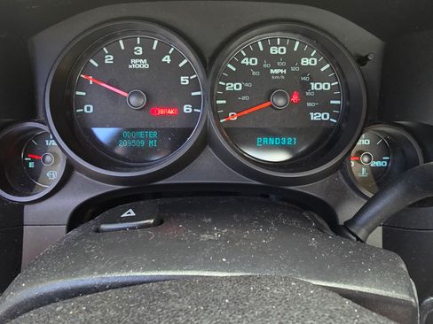 Used 2011 Chevrolet Silverado 1500 W/T image 16