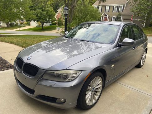Used 2011 BMW 328i xDrive Sedan image 2