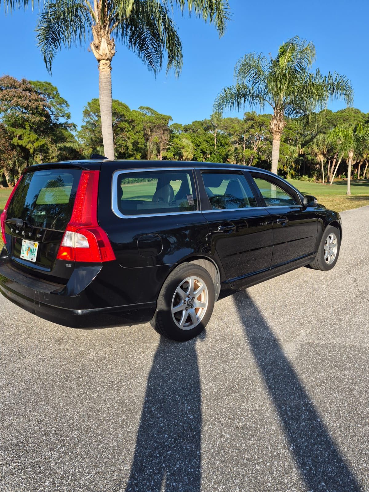 Used 2008 Volvo V70 FWD image 4