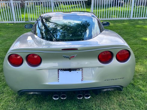 Used 2008 Chevrolet Corvette Coupe w/ Preferred Equipment Group RWD image 5